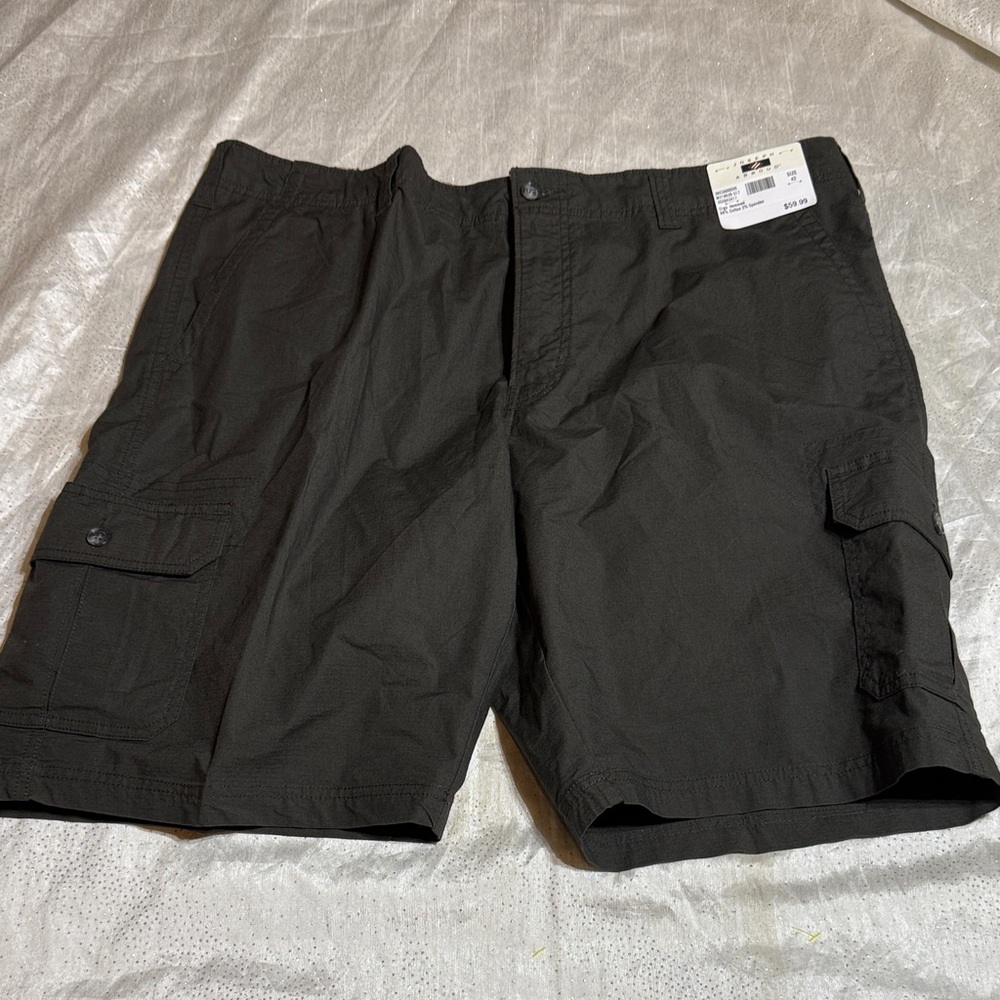 Joseph annoys Men's Black Cargo Shorts size 42